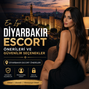 Bir ofiste oturan, şık giyimli bir kadın ve erkek, ellerinde evraklarla sohbet ediyor.
